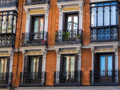 El Colegio de Registradores informa que el Número de Registro Único de Alquiler solo es obligatorio para su comercialización a través de las plataformas que operan en internet y permiten celebrar contratos
